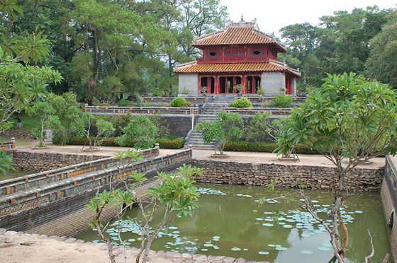 TOMBA DI MINH MANG - Padiglione Minh Lau e i giardini formali