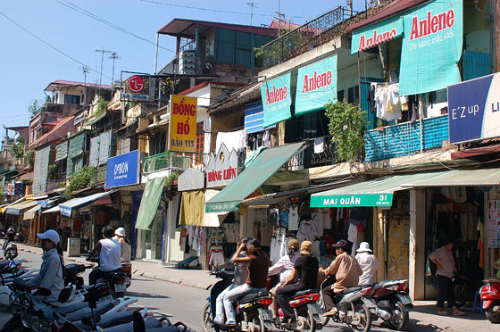 HANOI - Ci incamminiamo per le stradine del Quartiere Vecchio