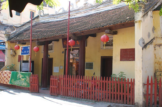 HANOI - Il piccolo tempio di Bach Ma