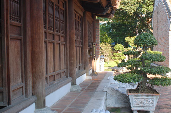 HANOI - Particolare del Santuario Khai Tanh 