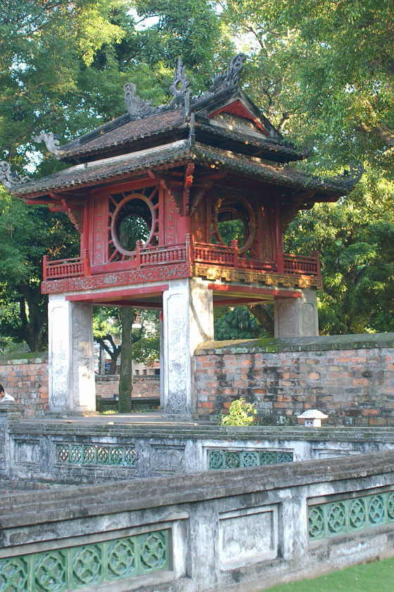 HANOI - Tempio della Letteratura - Padiglione Khué Van: i letterati vi recitavano i loro poemi
