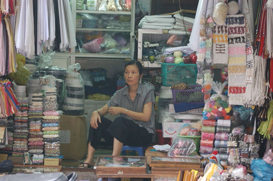 HANOI - Quartiere Vecchio: la merceria