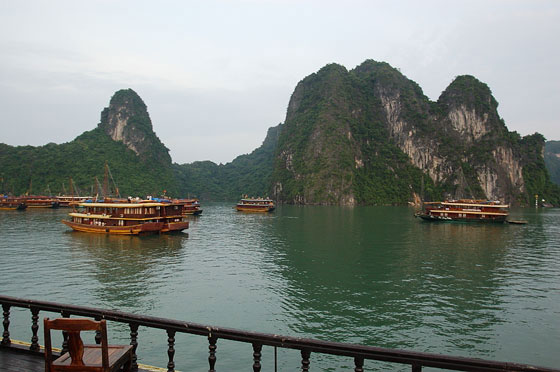 BAIA DI HALONG - La baia all'imbrunire