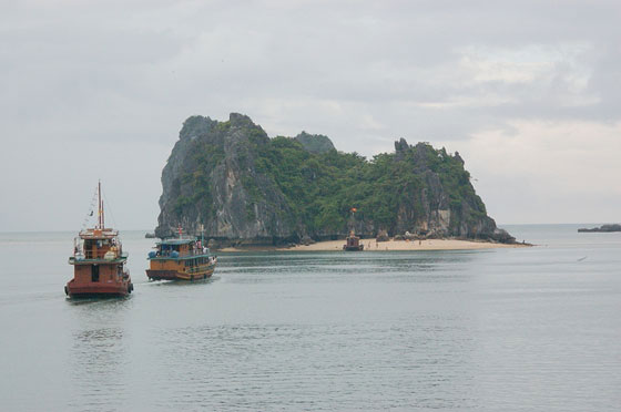 VIETNAM NORD-ORIENTALE - La Baia di Halong e i tour organizzati: piccolo vademecum 