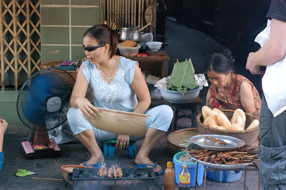 HANOI - Quartiere Vecchio: spiedini alla griglia