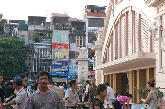 HANOI - Il Quartiere Vecchio: il mercato di Dong Xuan