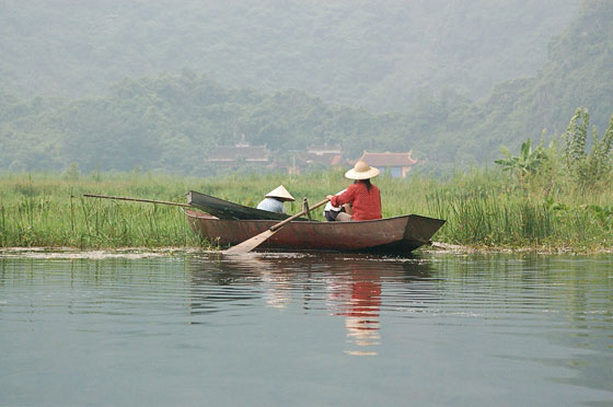 DINTORNI DI HANOI - Verso la Pagoda dei Profumi: la sensazione di pace e serenità