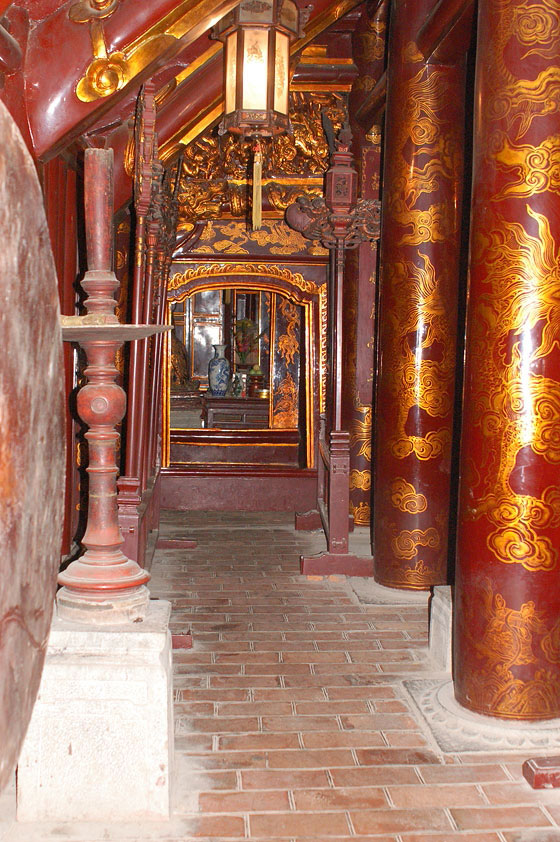 HOA LU - Duong Van Nga: la sala interna