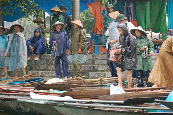 TAM COC - Barcaiole attrezzate con leggeri impermeabili da pioggia