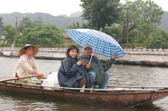 TAM COC - L'italiano che viaggiava da un anno e la sua ragazza messicana