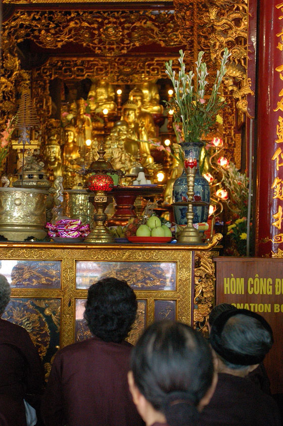 HANOI - Il Santuario principale della Pagoda di Tran Quoc