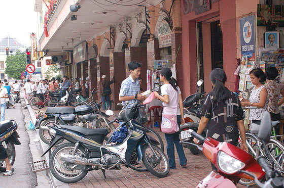 HANOI - L'animata P Trang Tien