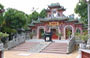 HOI AN. Il triplice ingresso del complesso della Sala delle Riunioni della Congregazione Cinese del Fuji a Hoi An