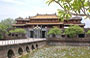 HUE', LA CITTA' IMPERIALE. La Porta Ngo Mon vista dal Palazzo di Thai Hoa