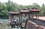 VIETNAM CENTRALE. Tomba di Tu Duc: Molo Du Khiem 