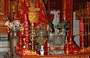 HANOI. Van Mieu: uno degli altari del tempio Bai Duong (Camera delle cerimonie)